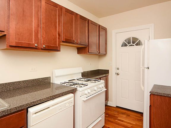 2nd image of 1139-139 Oak Ave #E2