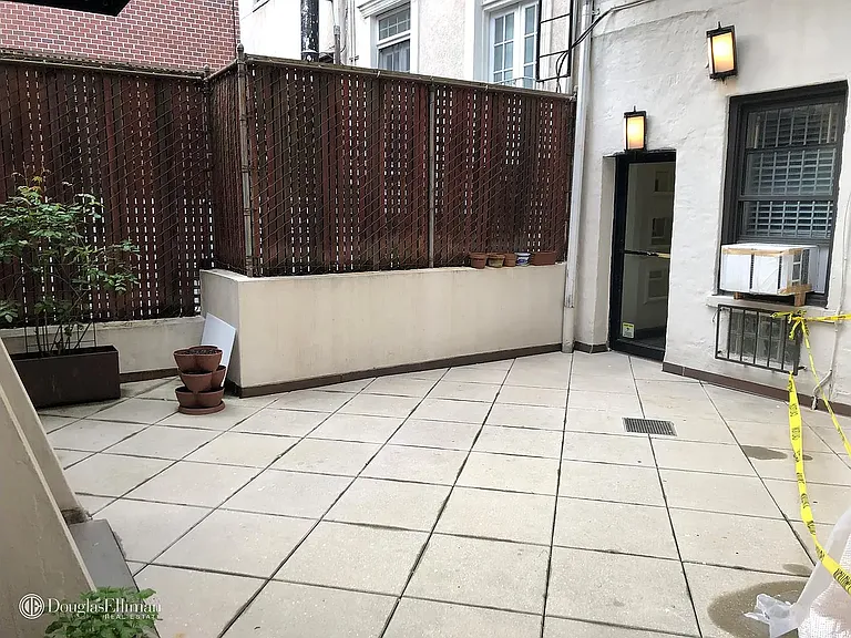 238 E 30th St #3R — Photo 10
