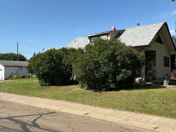 1137 E 4th Ave, Wainwright, AB T9W 1G7