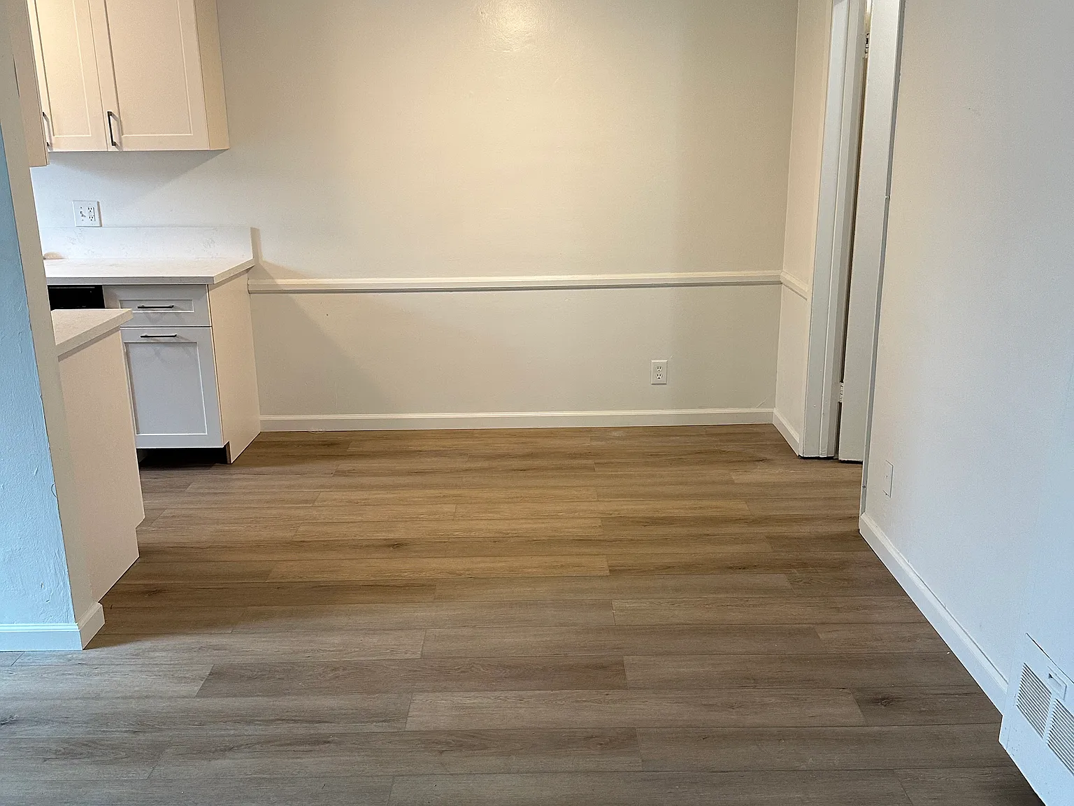 2320 Glendale Blvd — Photo 2
