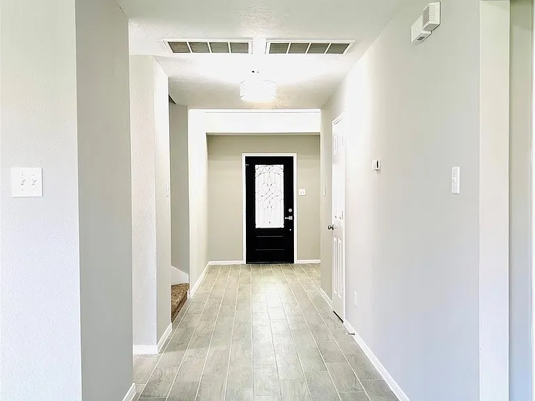 8426 Woodland Knoll Ln — Photo 7