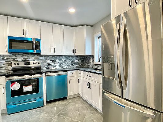 1st image of 119-44 Long St #3