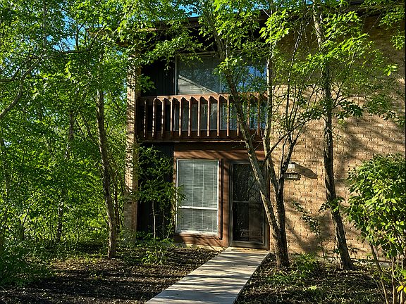 2nd image of 5931 Meadow Dr #157A