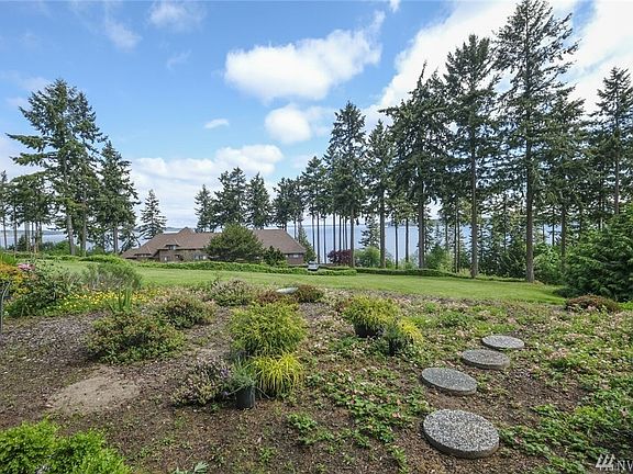 3rd image of 10 Harborview Dr #1046
