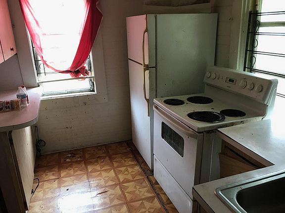 4th image of 235 W Lyman Ave