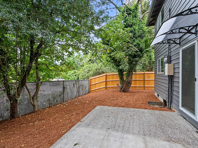 Powell Place — Photo 10