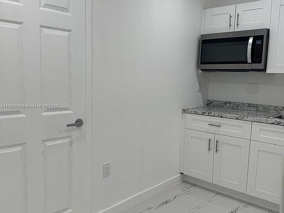 4th image of 29621 SW 165th Ct #29621