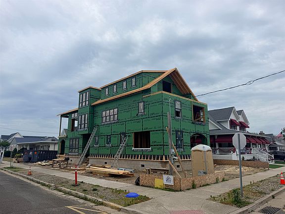 2nd image of 407 Atlantic Ave