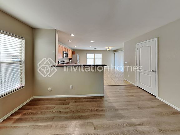 4th image of 8012 W Lynwood St