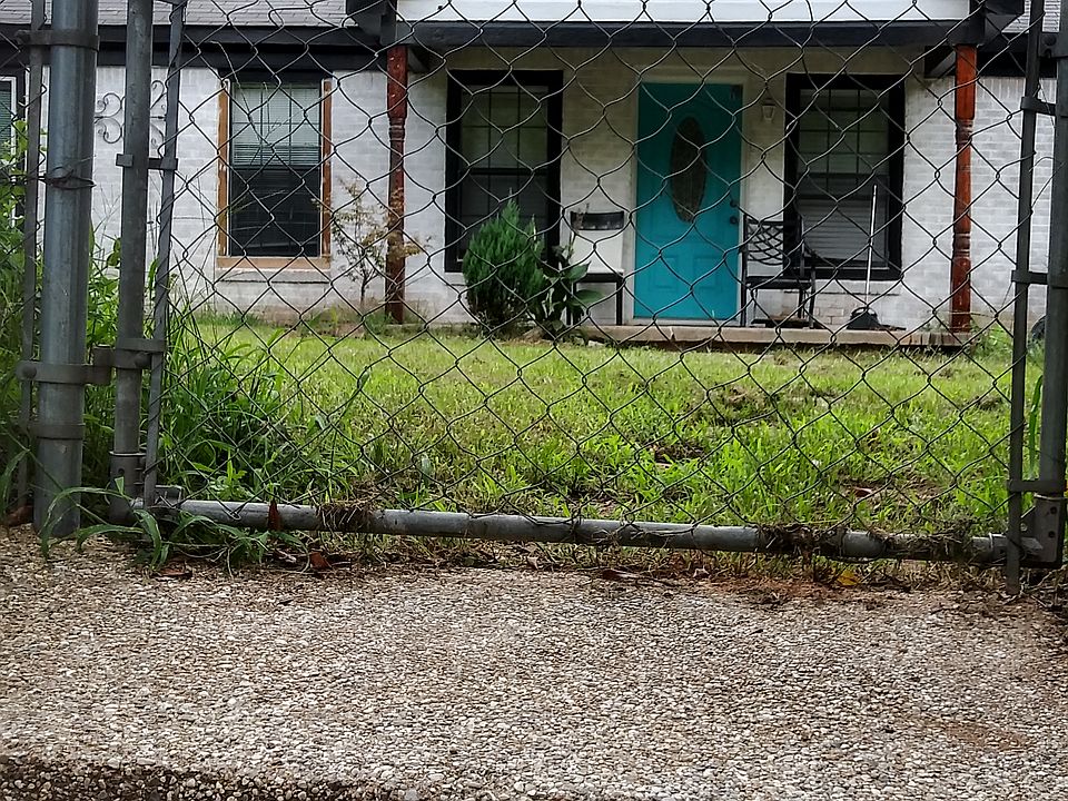 1st image of 2106 N Carlyle Ave