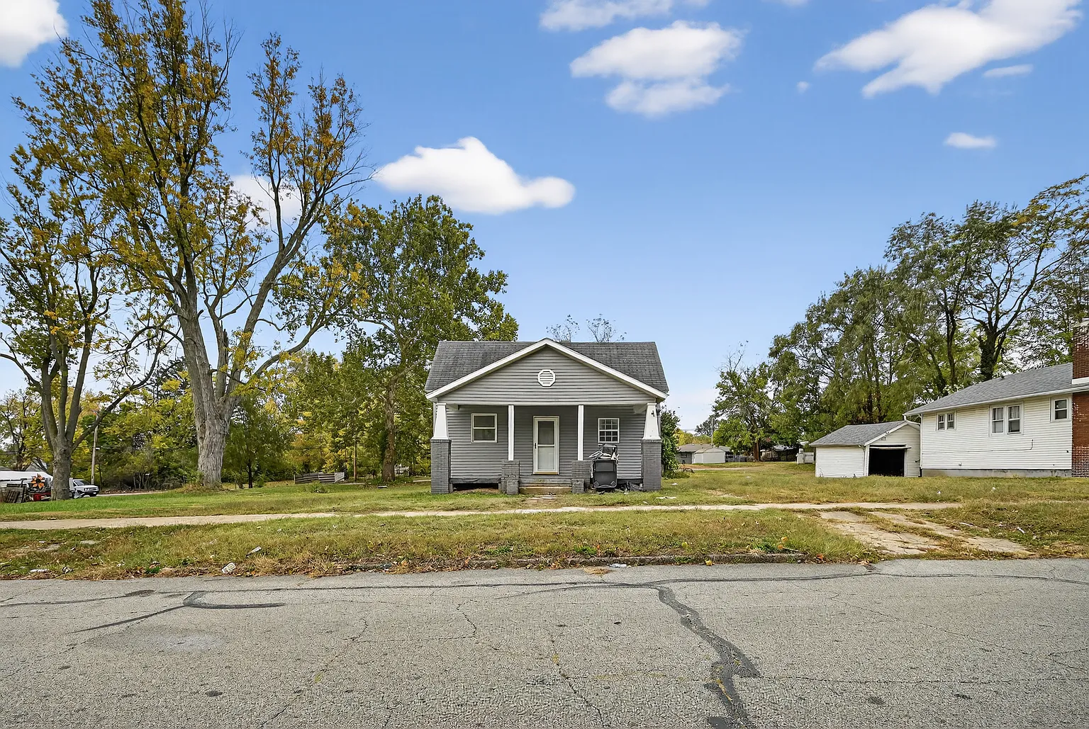 979 W King St photo 1