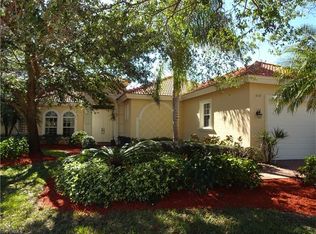 1061 Fountain Run, Naples, FL 34119