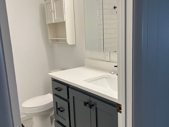 5th image of 165 Rockport Ln
