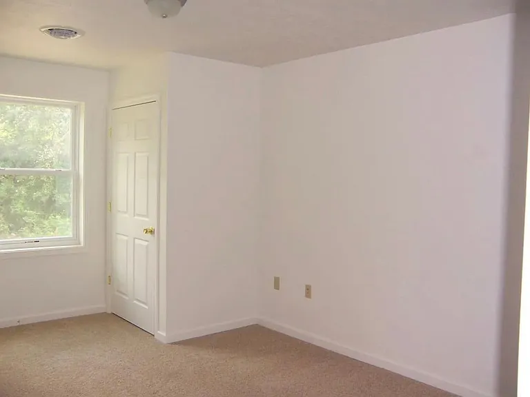 137 Clemens Ln #139 — Photo 3