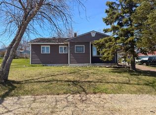 122 Banks Blvd, Silver Bay, MN 55614