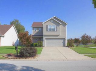 5201 Sand Lake Dr, Louisville, KY 40272