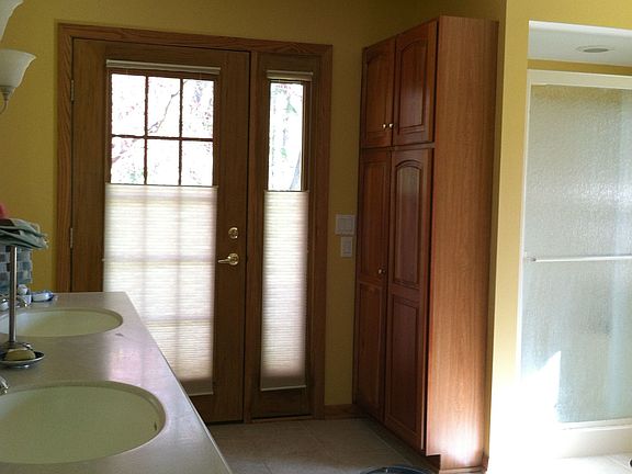 1st Flr Master Suite w/pvt entry