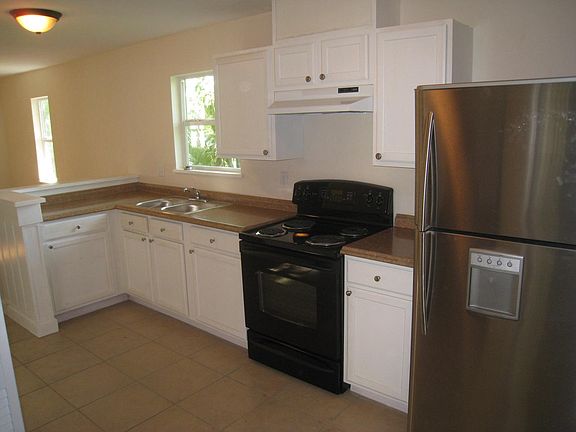 2nd image of 530 SW 6th Ave