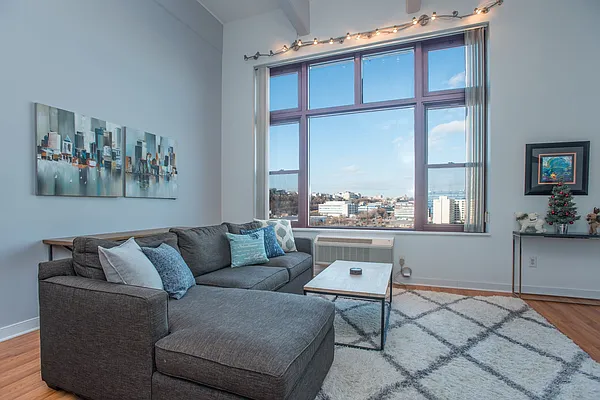 Sold by Nestseekers | media 1