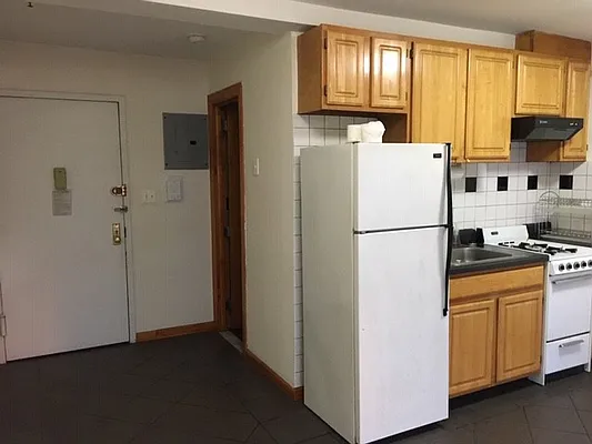 Rented by Yoo Dotan, LREB | media 12