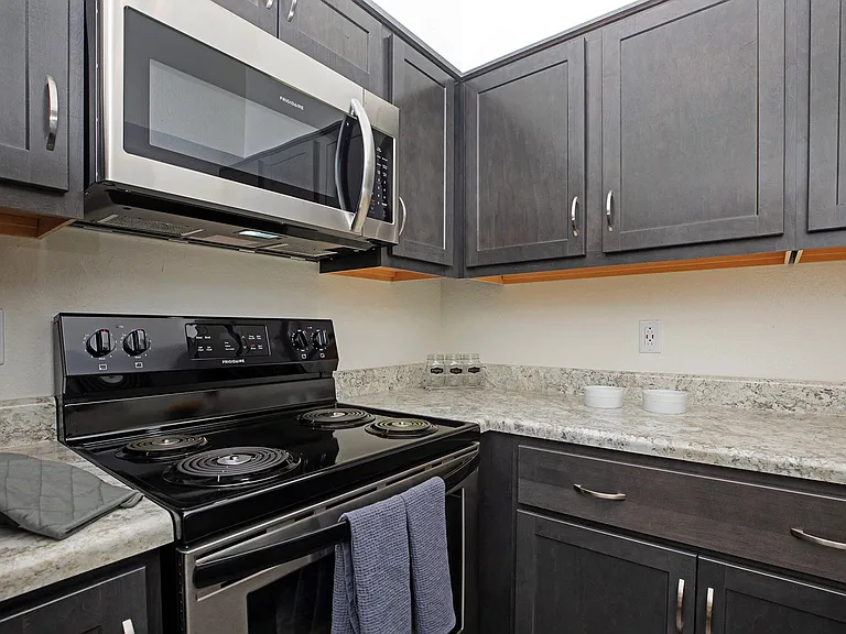 Winterhaven Terrace — Photo 31