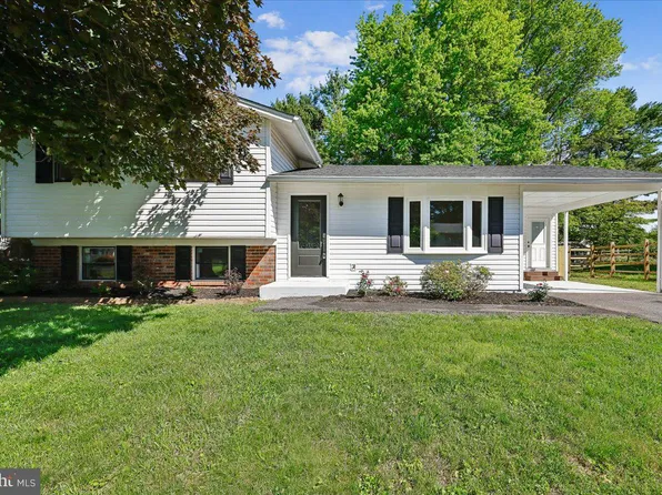 24321 Log House Rd, Gaithersburg, MD 20882