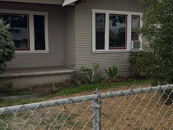 2nd image of 1064 N H St