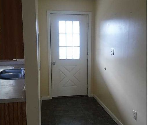 2nd image of 21 Pine St
