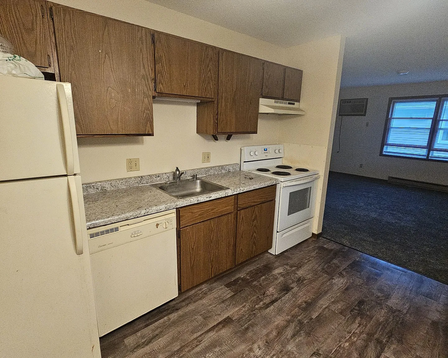 2 bed, $850 — Photo 1