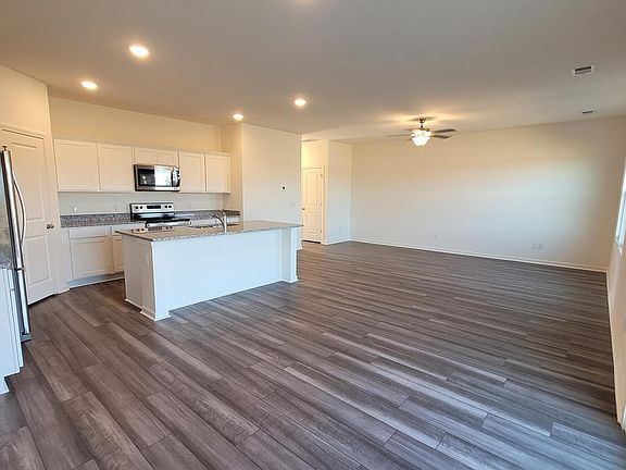 4th image of 1245 Carriage Wood Cir