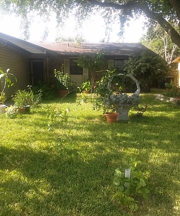 2nd image of 5927 Lakedale St
