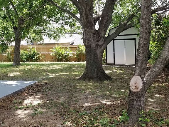 2nd image of 1404 Colonnade Dr