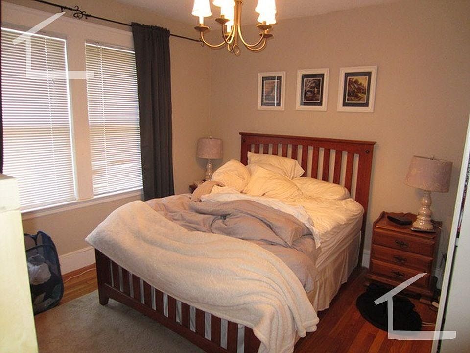 2nd image of 26 Chiswick Rd #2PB