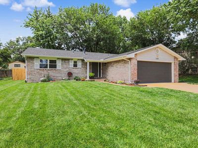 1235 N Sunset Dr, Wichita, KS, 67212