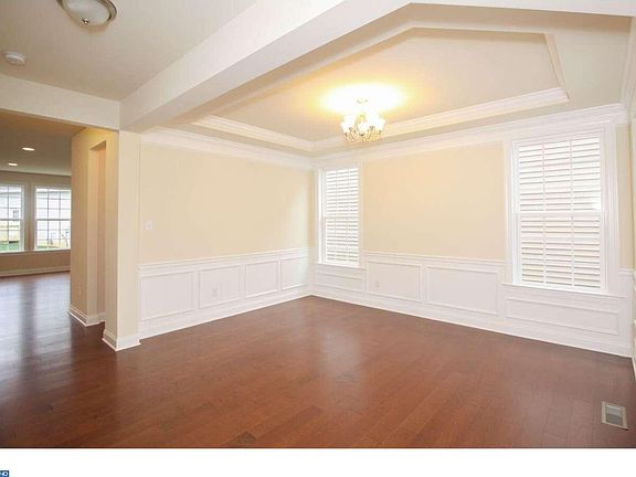 3rd image of 1912 Cori Ln