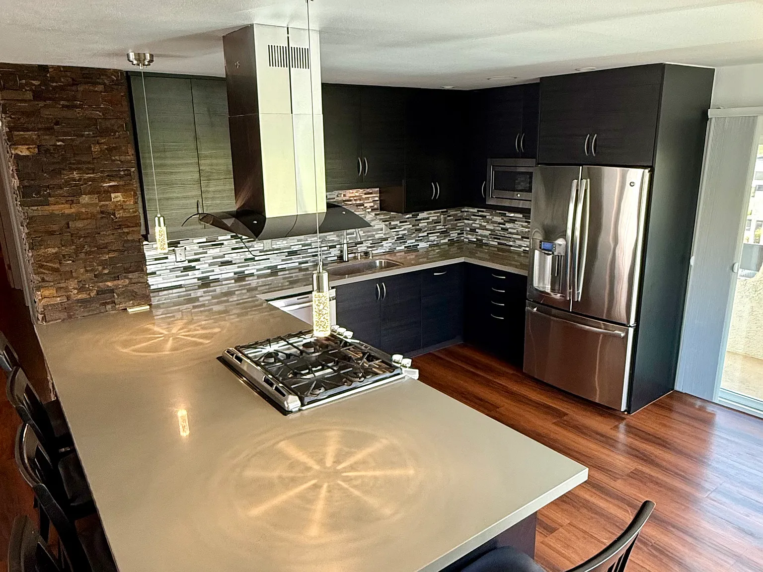 3 bed, 1335 sqft, $2,695 — Photo 3