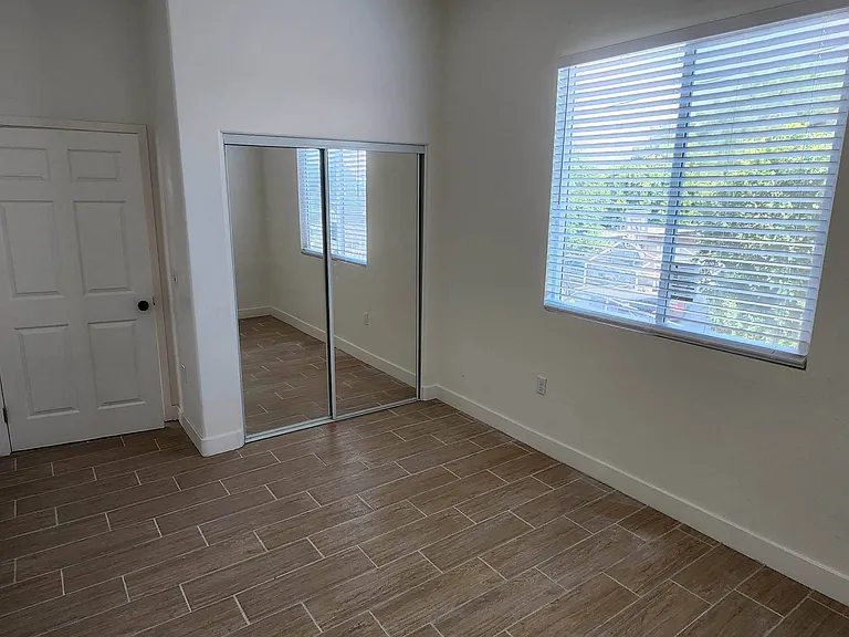 6227 Chadbourne Ave — Photo 12