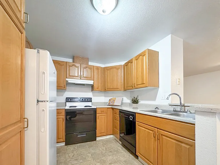 7719 Rainstone Ln NE #C — Photo 2