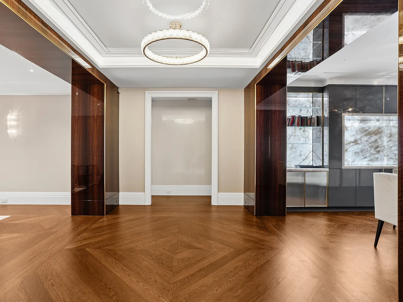 923 Fifth Avenue — Photo 4