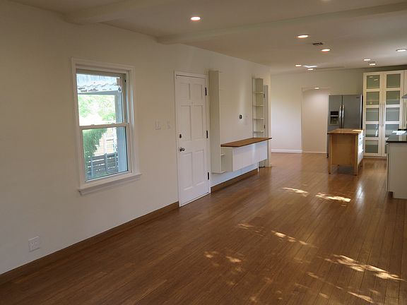 3rd image of 10712 Cumpston St