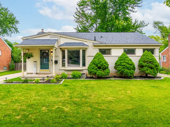 24024 Colchester Dr, Farmington, MI 48336