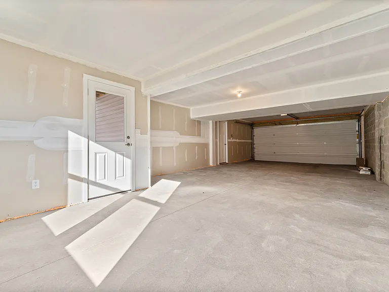 705 Ravenshire Ct — Photo 29
