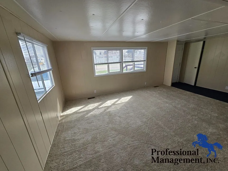 2 bed, 1.0 bath, 860 sqft, $1,195 — Photo 2