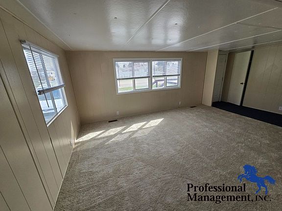 2nd image of 819 Heights Ln