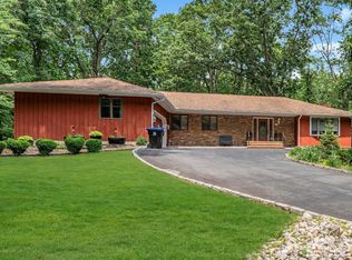 2 Crommelin Ct, East Brunswick, NJ 08816