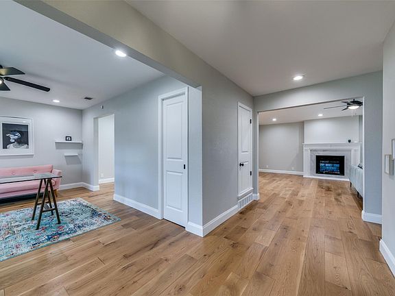 4th image of 8349 Londonderry Ln