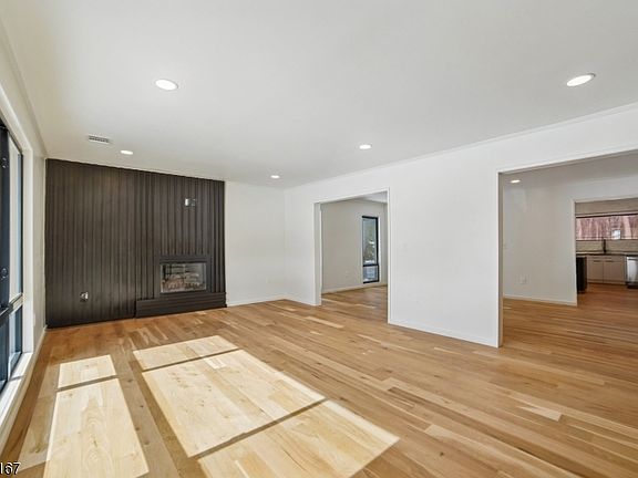 2nd image of 156 Park Rd