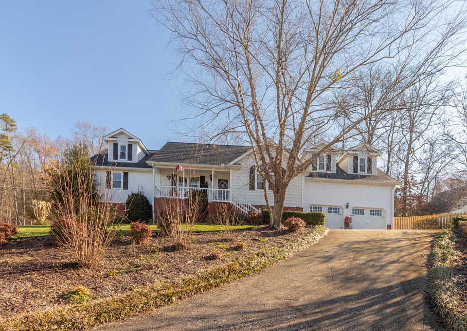 1st image of 322 Southwood Cir