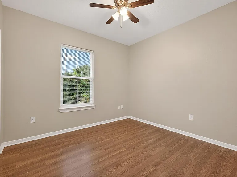 2212 Victory St — Photo 8