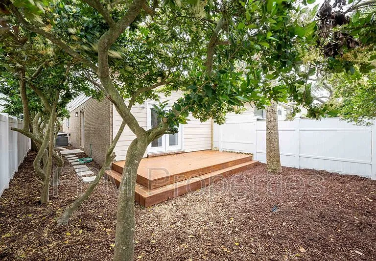 176 E Coast Dr — Photo 5
